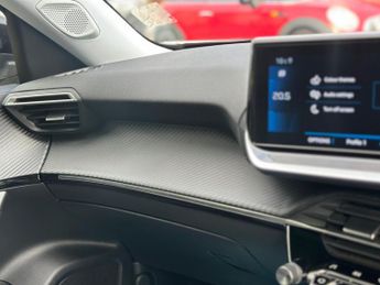 Peugeot 2008 1.2 PureTech Allure Premium + EAT Euro 6 (s/s) 5dr