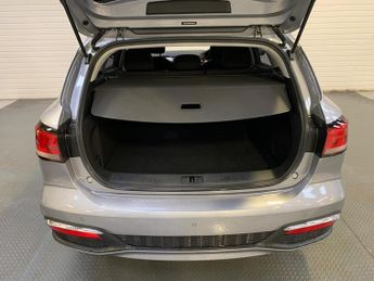 MG MG5 61.1kWh Excite Long Range Auto 5dr