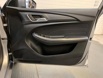 MG MG5 61.1kWh Excite Long Range Auto 5dr