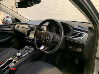 MG MG5 61.1kWh Excite Long Range Auto 5dr