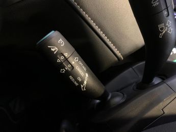 MG MG5 61.1kWh Excite Long Range Auto 5dr