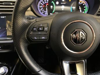 MG MG5 61.1kWh Excite Long Range Auto 5dr
