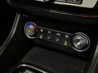 MG MG ZS 44.5kWh Exclusive Auto 5dr