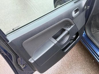 Ford Fiesta 1.6 Ghia 5dr