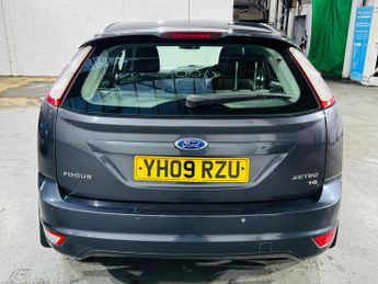 Ford Focus 1.6 Zetec 5dr