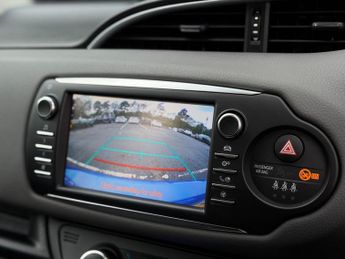 Toyota Yaris 1.5 VVT-h Icon Tech E-CVT Euro 6 (s/s) 5dr