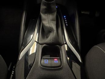 Toyota Corolla 1.8 VVT-h Icon Tech CVT Euro 6 (s/s) 5dr