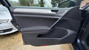 Volkswagen Golf 1.6 TDI BlueMotion Tech Match DSG Euro 5 (s/s) 5dr