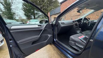 Volkswagen Golf 1.6 TDI BlueMotion Tech Match DSG Euro 5 (s/s) 5dr