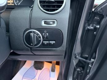 Land Rover Discovery 4 3.0 SD V6 HSE Auto 4WD Euro 6 (s/s) 5dr