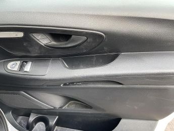 Mercedes-Benz eVito 114 e 41kWh Progressive Auto FWD L2 6dr (LWB)