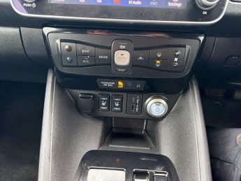 Nissan Leaf 40kWh Tekna Auto 5dr