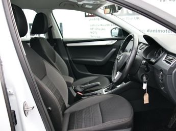 Skoda Octavia 1.5 TSI ACT SE Drive Hatchback 5dr Petrol DSG Euro 6 (s/s) (150 