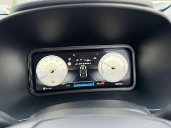 Hyundai Kona 64kWh Premium SUV 5dr Electric Auto (10.5kW Charger) (204 ps)