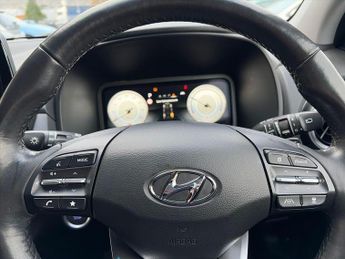 Hyundai Kona 64kWh Premium SUV 5dr Electric Auto (10.5kW Charger) (204 ps)