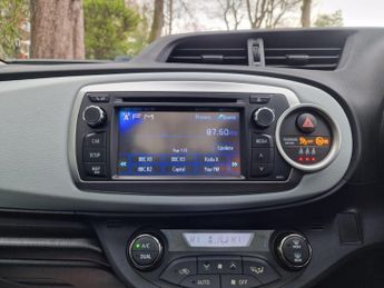 Toyota Yaris 1.5 VVT-h Trend CVT Euro 5 5dr