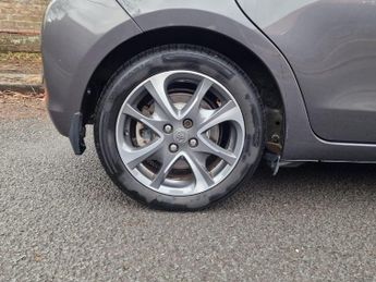 Toyota Yaris 1.5 VVT-h Trend CVT Euro 5 5dr