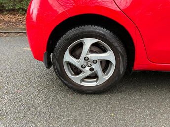 Toyota Yaris 1.5 VVT-h Icon E-CVT Euro 6 5dr
