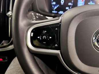 Volvo V60 2.0h T6 Recharge 11.6kWh R-Design Estate 5dr Petrol Plug-in Hybr