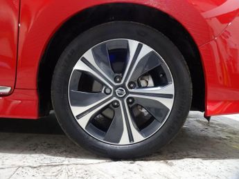 Nissan Leaf 40kWh Tekna Auto 5dr
