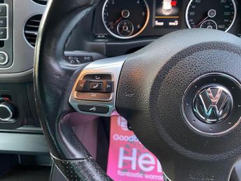 Volkswagen Tiguan 2.0 TDI BlueMotion Tech R-Line DSG 4WD Euro 5 (s/s) 5dr (Nav)