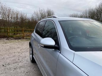Volkswagen Tiguan 2.0 TDI BlueMotion Tech R-Line DSG 4WD Euro 5 (s/s) 5dr (Nav)