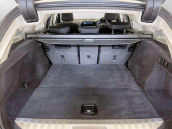 BMW 3 Series 2.0 330e 12kWh SE Pro Touring 5dr Petrol Plug-in Hybrid Auto Eur