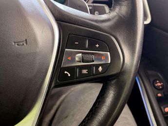 BMW 3 Series 2.0 330e 12kWh SE Pro Touring 5dr Petrol Plug-in Hybrid Auto Eur