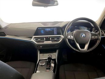 BMW 3 Series 2.0 330e 12kWh SE Pro Touring 5dr Petrol Plug-in Hybrid Auto Eur