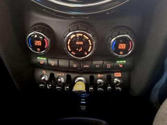 MINI Electric Hatch Cooper SE 32.6kWh Level 3 Hatchback 3dr Electric Auto (184 ps)