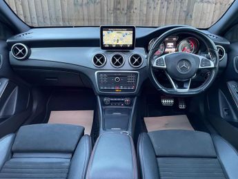 Mercedes-Benz GLA 2.1 GLA220d AMG Line (Premium Plus) 7G-DCT 4MATIC Euro 6 (s/s) 5