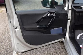 Peugeot 208 1.2 PureTech Allure EAT Euro 6 (s/s) 5dr