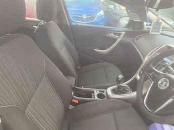 Vauxhall Astra 1.6 16v Exclusiv Euro 5 5dr