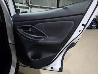 Toyota Yaris Cross 1.5 VVT-h Icon E-CVT Euro 6 (s/s) 5dr