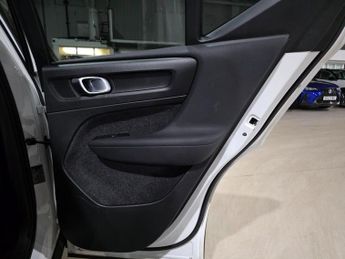 Volvo XC40 1.5h T5 Twin Engine Recharge 10.7kWh R-Design Auto Euro 6 (s/s) 