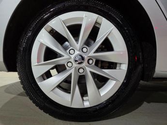 Skoda Octavia 1.4 TSI iV 13kWh SE Technology DSG Euro 6 (s/s) 5dr