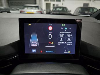 MG MG4 64kWh SE Long Range Auto 5dr