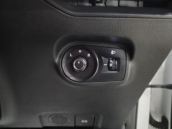 MG MG4 64kWh SE Long Range Auto 5dr