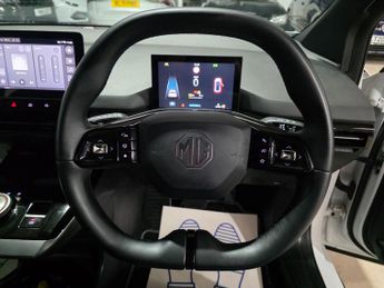 MG MG4 64kWh SE Long Range Auto 5dr