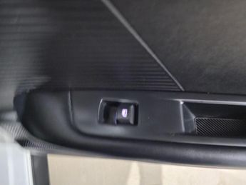 MG MG4 64kWh SE Long Range Auto 5dr