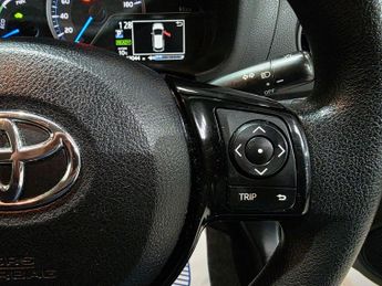Toyota Yaris 1.5 VVT-h Icon Hatchback 5dr Petrol Hybrid E-CVT Euro 6 (s/s) (1