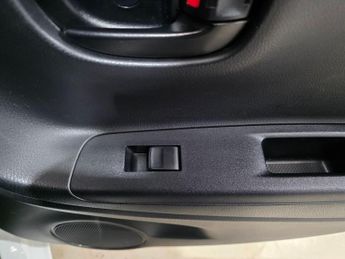 Toyota Yaris 1.5 VVT-h Icon Hatchback 5dr Petrol Hybrid E-CVT Euro 6 (s/s) (1