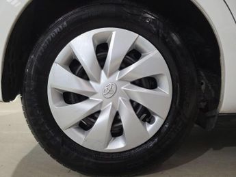 Toyota Yaris 1.5 VVT-h Icon Hatchback 5dr Petrol Hybrid E-CVT Euro 6 (s/s) (1