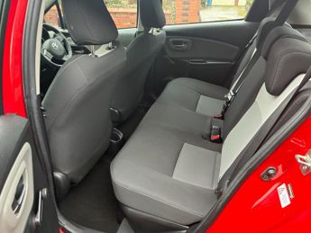 Toyota Yaris 1.5 VVT-h Icon E-CVT Euro 6 (s/s) 5dr