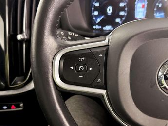 Volvo V60 2.0 T4 Momentum Plus Estate 5dr Petrol Auto Euro 6 (s/s) (190 ps