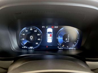 Volvo S90 2.0h T8 Twin Engine 10.4kWh R-Design Pro Saloon 4dr Petrol Plug-