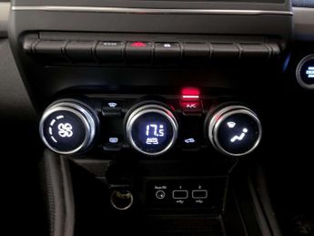 Renault Zoe R110 52kWh Iconic Hatchback 5dr Electric Auto (i) (107 bhp)