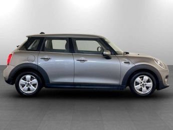 MINI Hatch 1.5 Cooper Classic Hatchback 5dr Petrol Steptronic Euro 6 (s/s) 