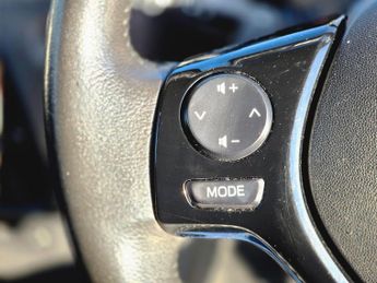 Toyota AYGO 1.0 VVT-i x-play x-shift Euro 6 5dr