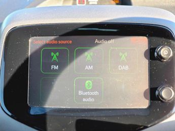 Toyota AYGO 1.0 VVT-i x-play x-shift Euro 6 5dr